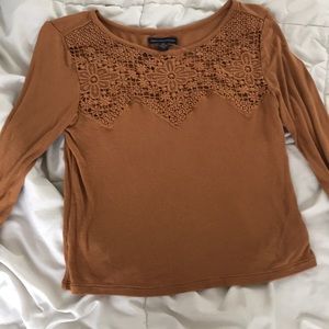 2/$30🤩 American eagle crotchet beige crop shirt